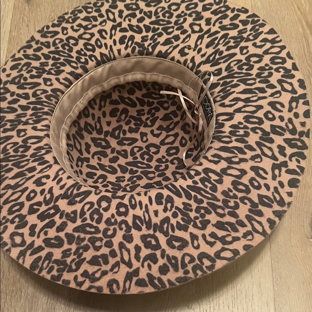 Adora leopard hat - Picture 4 of 7